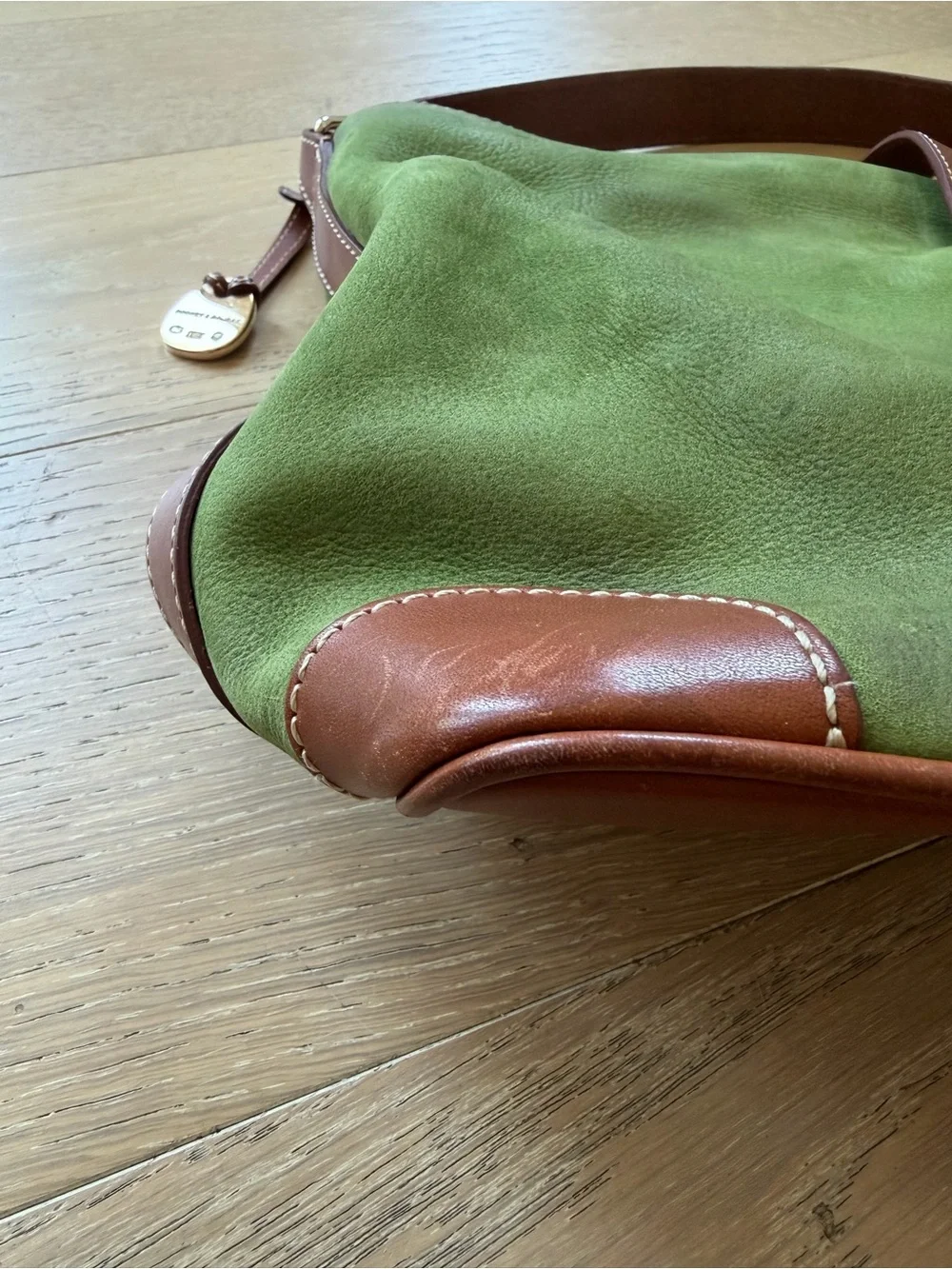 Vintage Dooney & Bourke Green Leather Shoulder Bag w/ Brown Trim and Gold Charm - Picture 10 of 13